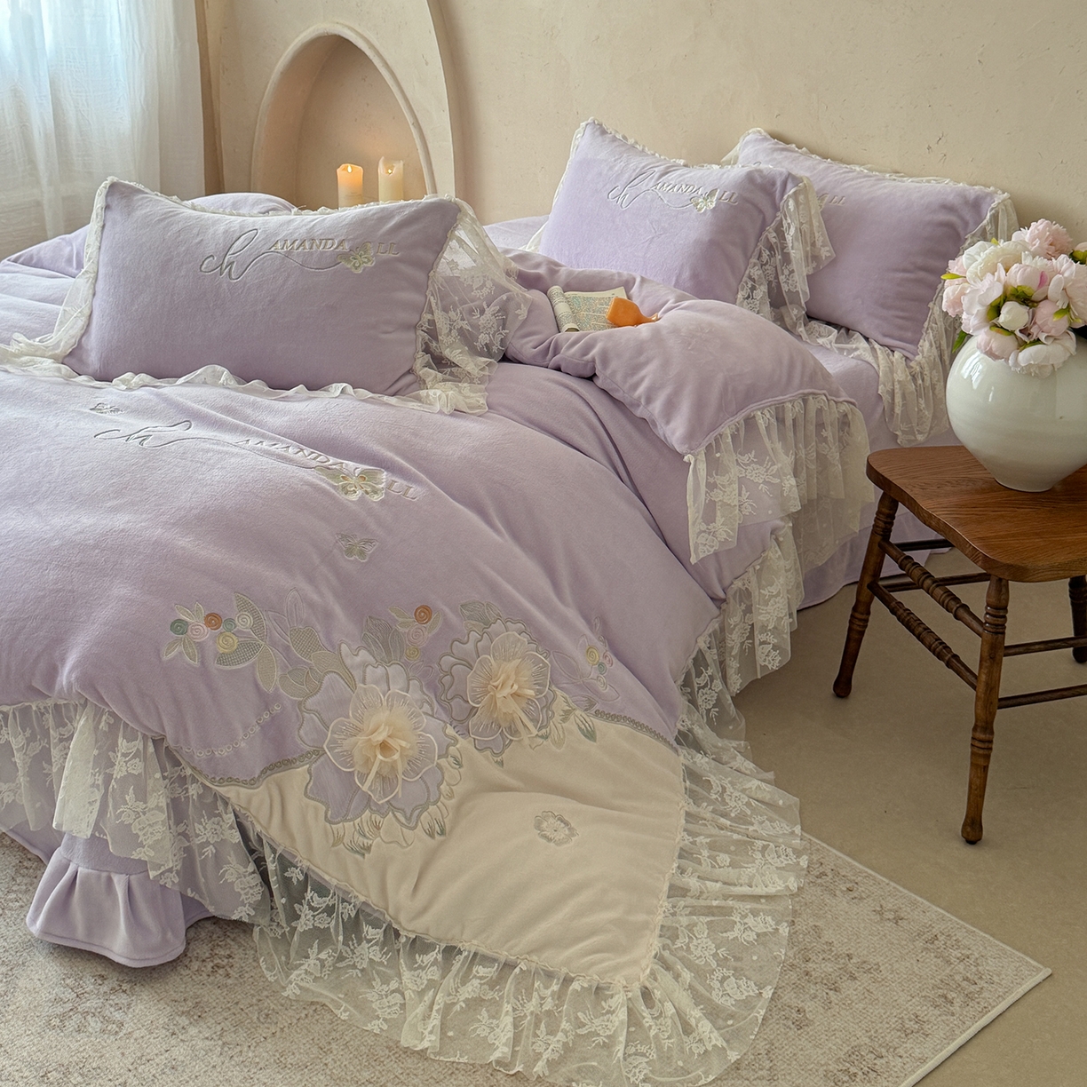 91家纺网 家纺一手货源 找家纺 可以家居 2025新款高克重全消光超细旦奶芙云绒四件套-玛利亚系列-莱卡芙 优雅紫