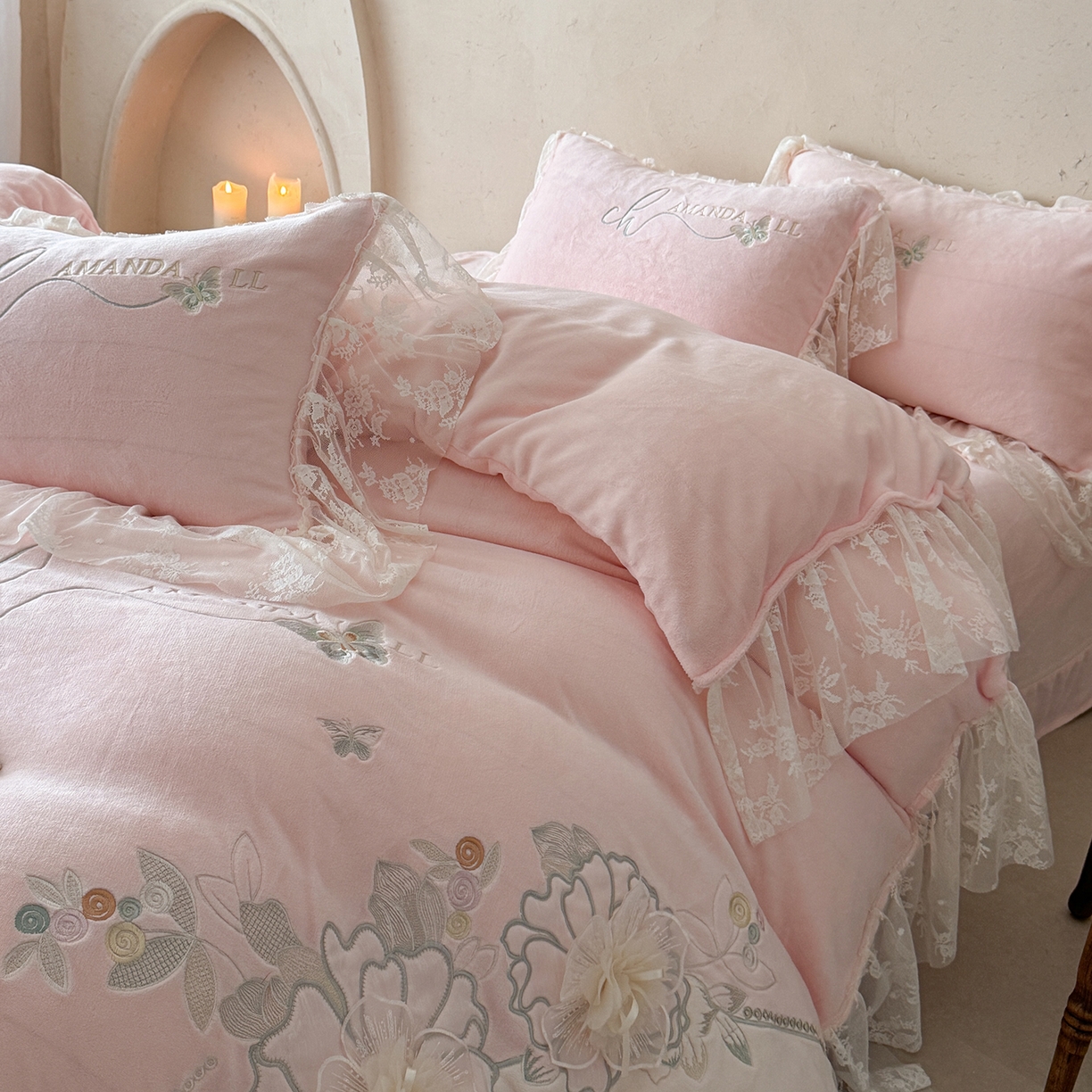 91家纺网 家纺一手货源 找家纺 （总）可以家居 2025新款高克重全消光超细旦奶芙云绒四件套-玛利亚系列-莱卡芙