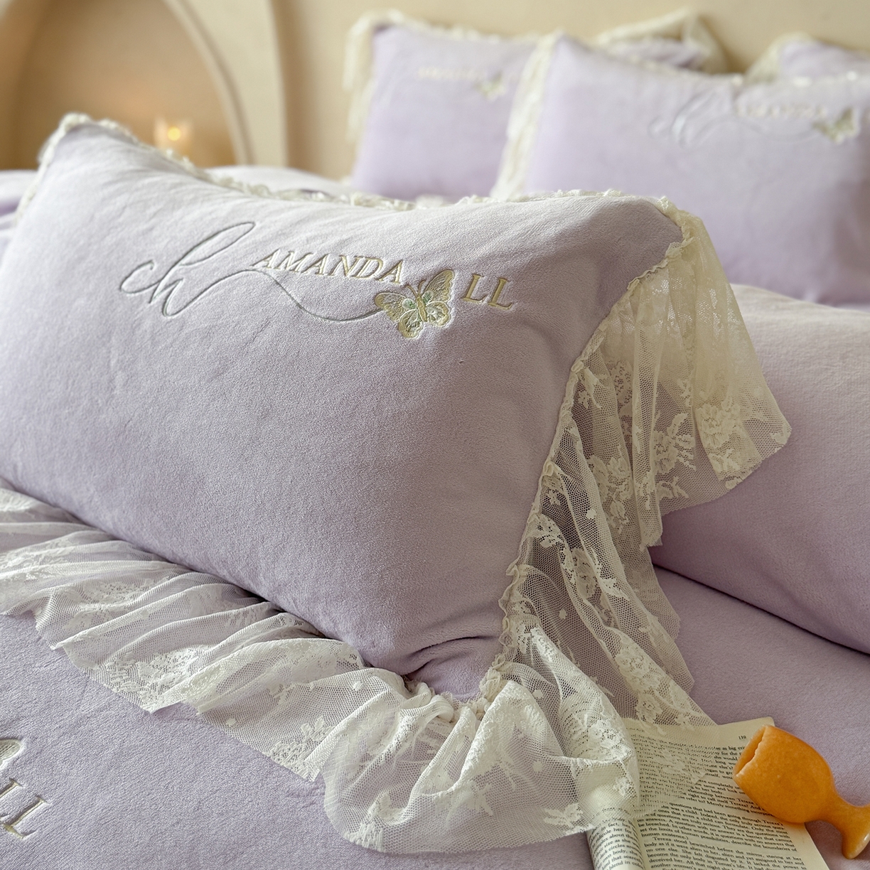 91家纺网 家纺一手货源 找家纺 可以家居 2025新款高克重全消光超细旦奶芙云绒四件套-玛利亚系列-莱卡芙 优雅紫