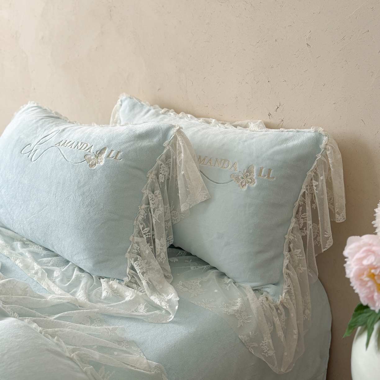 91家纺网 家纺一手货源 找家纺 可以家居 2025新款高克重全消光超细旦奶芙云绒四件套-玛利亚系列-莱卡芙 清雅蓝