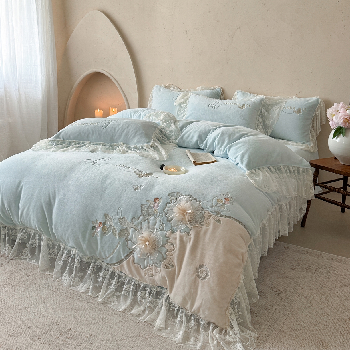 91家纺网 家纺一手货源 找家纺 可以家居 2025新款高克重全消光超细旦奶芙云绒四件套-玛利亚系列-莱卡芙 清雅蓝