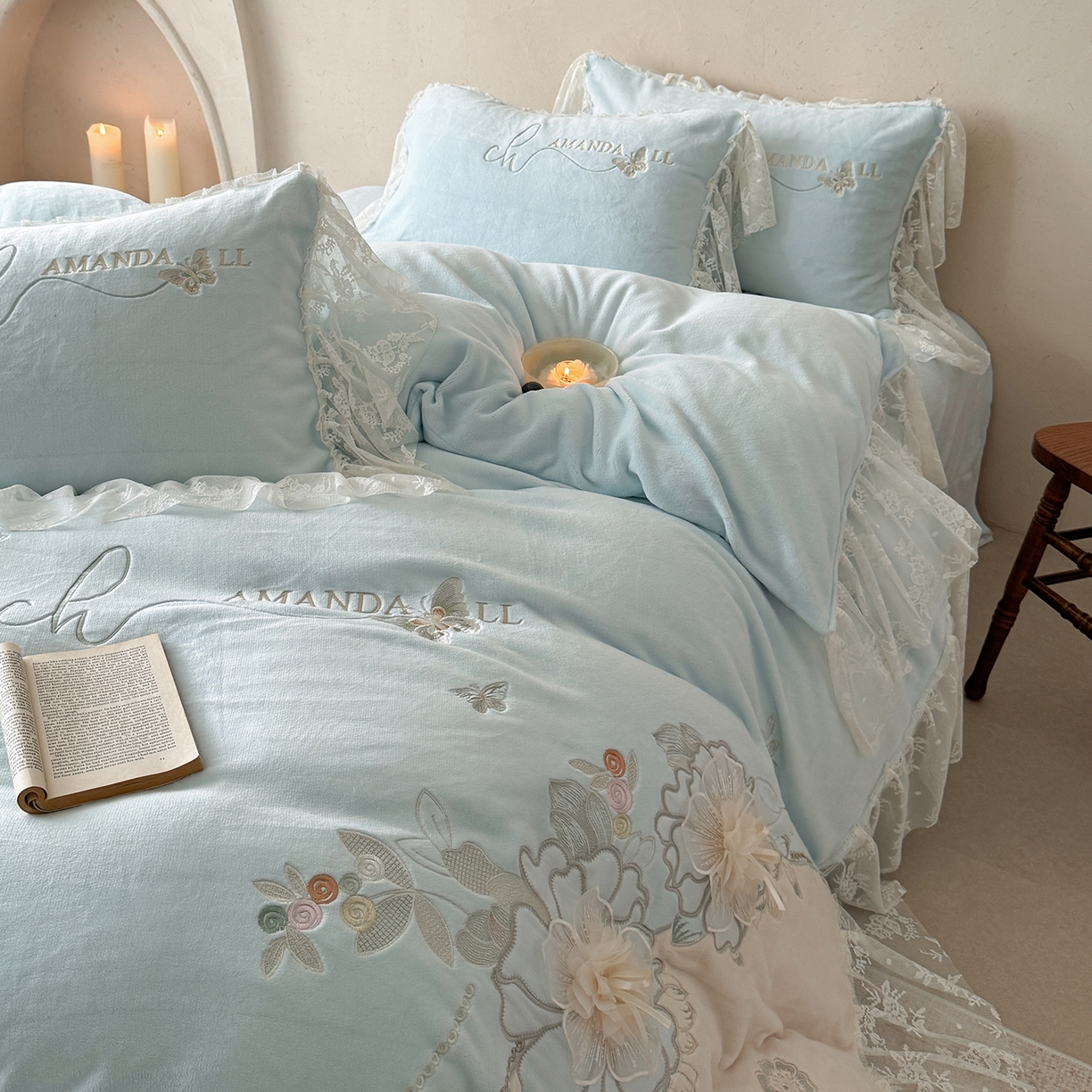 91家纺网 家纺一手货源 找家纺 可以家居 2025新款高克重全消光超细旦奶芙云绒四件套-玛利亚系列-莱卡芙 清雅蓝