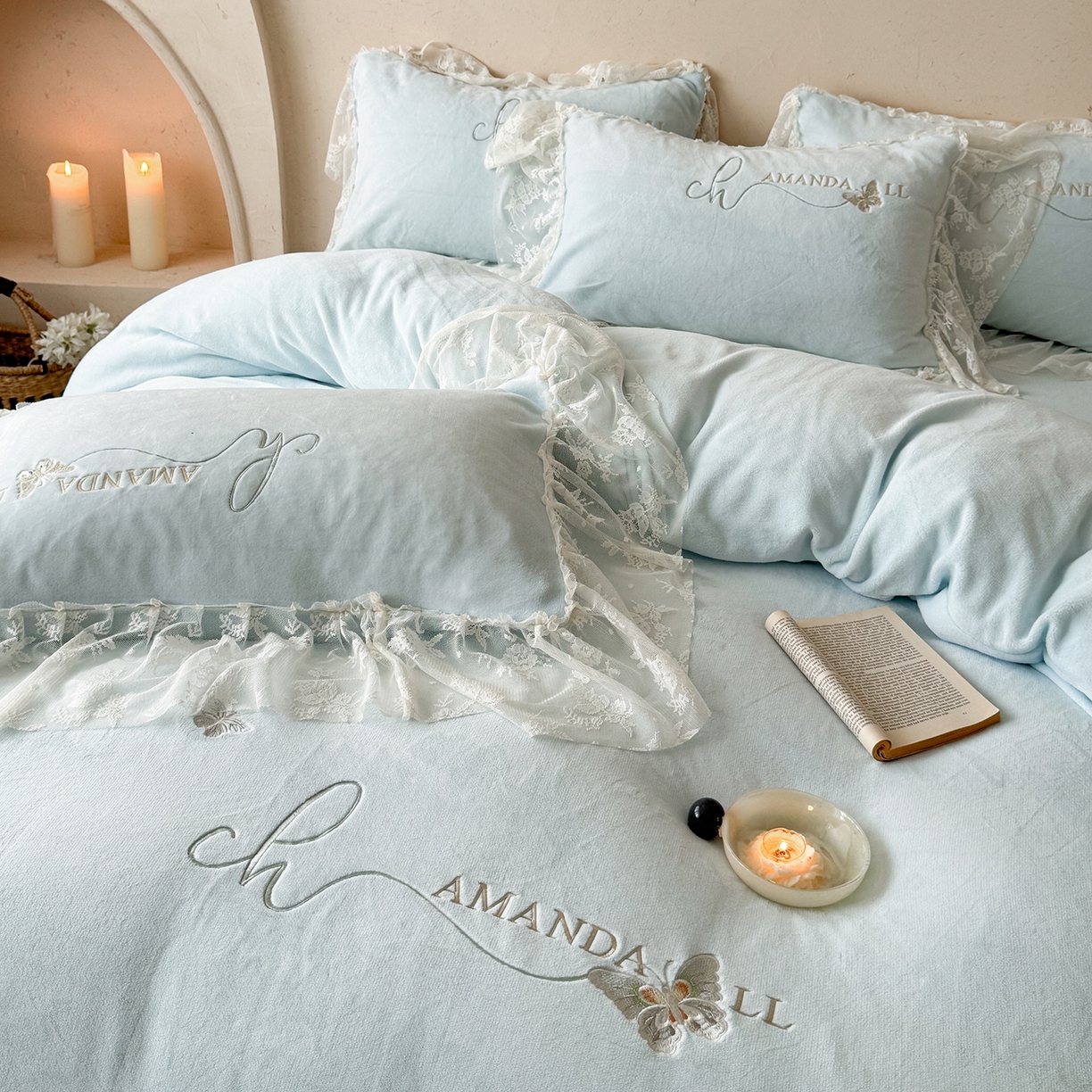 91家纺网 家纺一手货源 找家纺 可以家居 2025新款高克重全消光超细旦奶芙云绒四件套-玛利亚系列-莱卡芙 清雅蓝