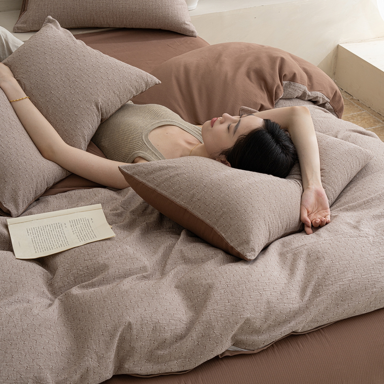 91家纺网 家纺一手货源 找家纺 小叮当家纺仓储工厂店 2025新款提供买家秀爆款花型不断货棉麻提花全棉纯棉磨毛四件套-云缦 云缦·咖