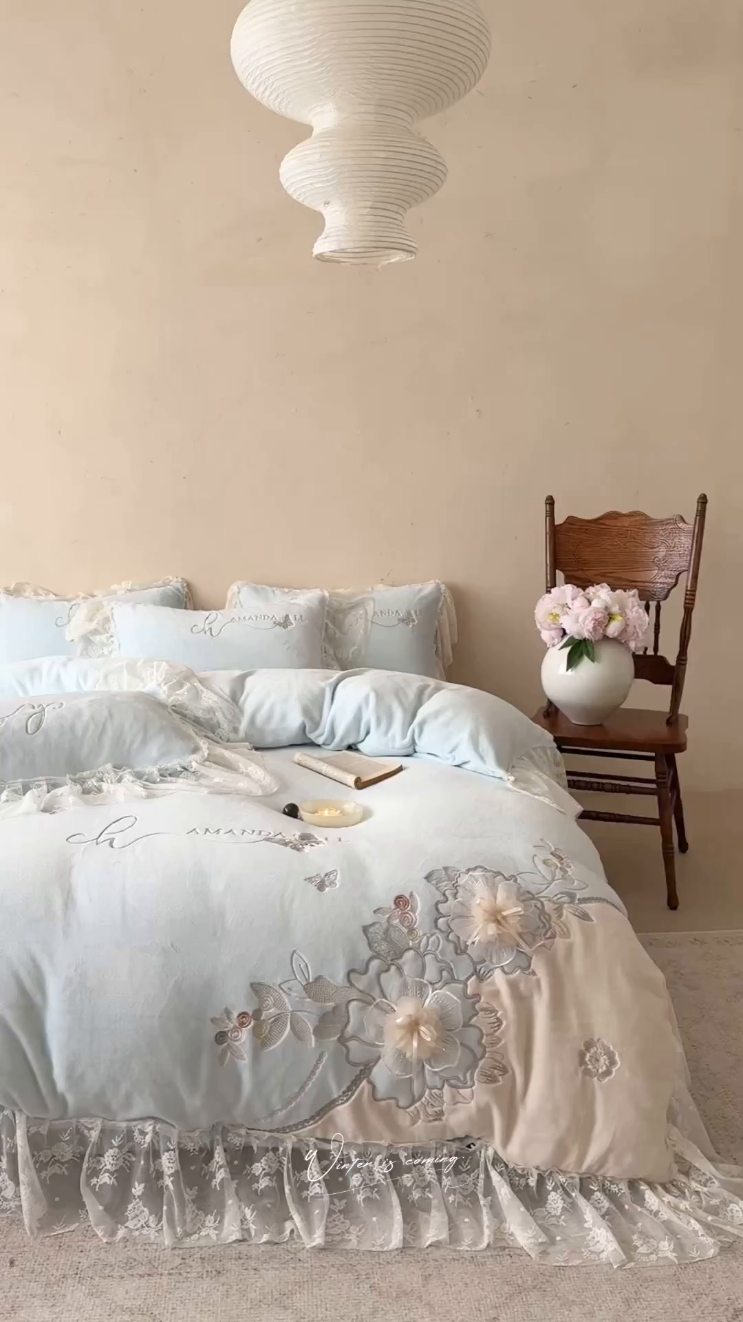 91家纺网 家纺一手货源 找家纺 可以家居 2025新款高克重全消光超细旦奶芙云绒四件套-玛利亚系列-莱卡芙 清雅蓝