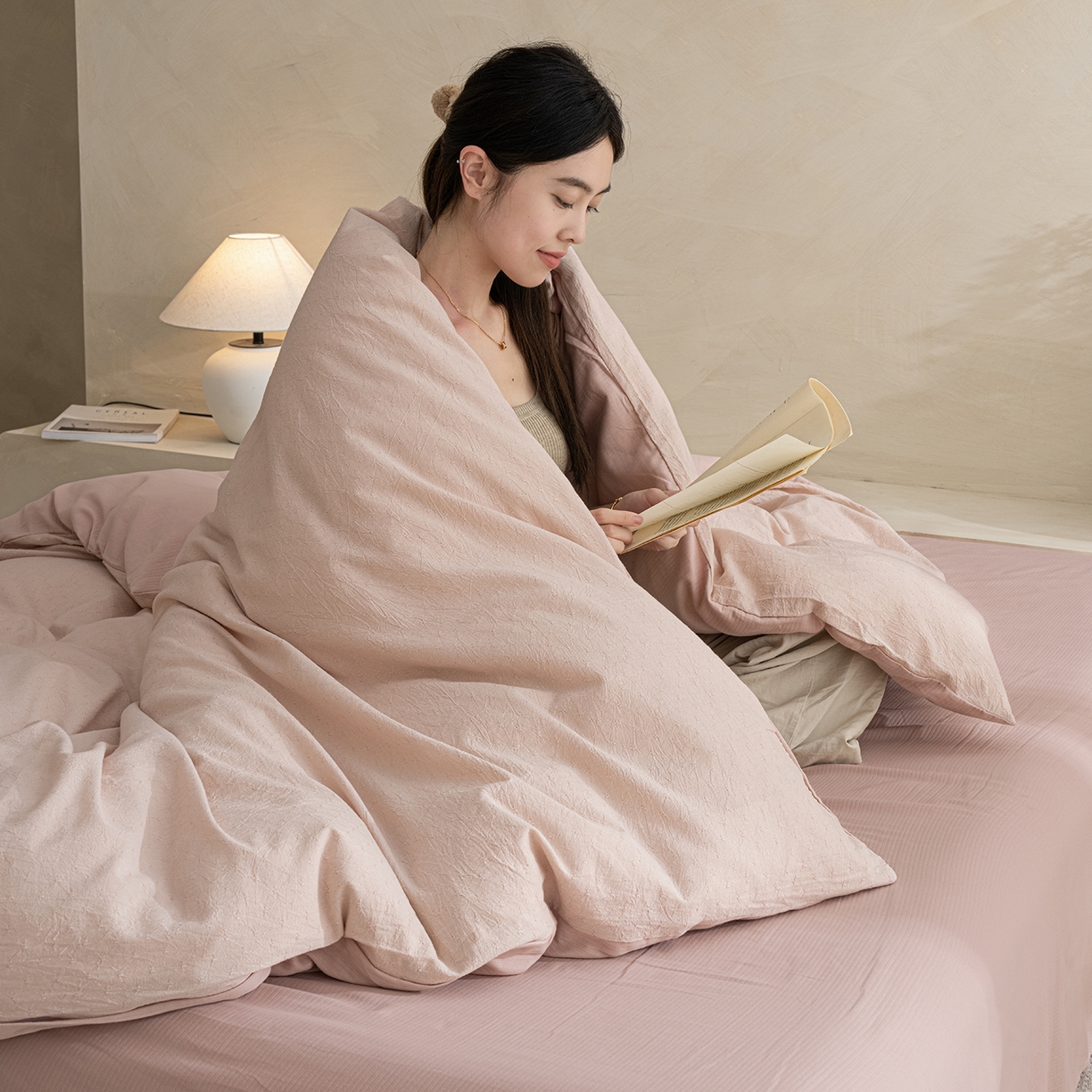 91家纺网 家纺一手货源 找家纺 小叮当家纺仓储工厂店 2025新款提供买家秀爆款花型不断货棉麻提花全棉纯棉磨毛四件套-云缦 云缦·粉