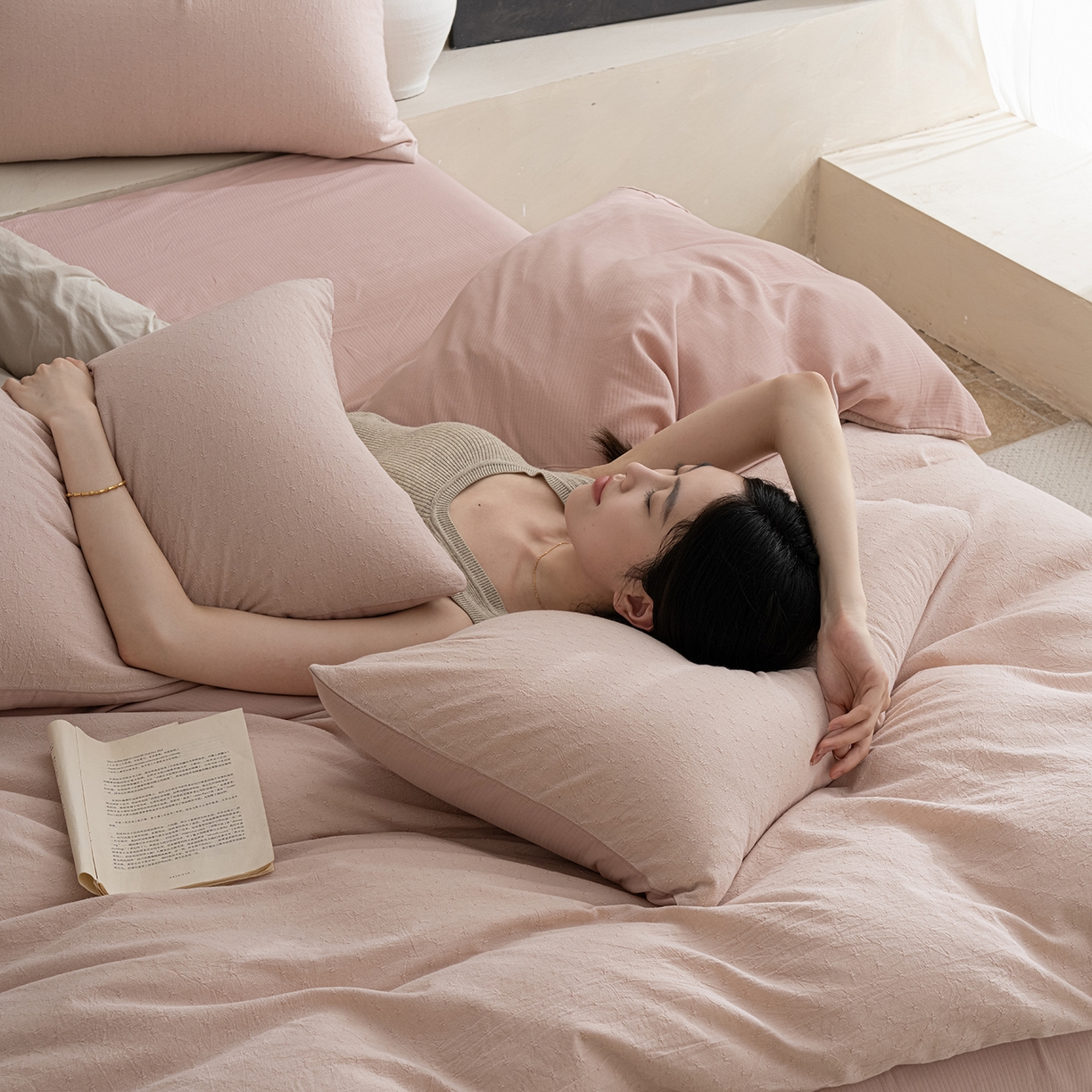 91家纺网 家纺一手货源 找家纺 小叮当家纺仓储工厂店 2025新款提供买家秀爆款花型不断货棉麻提花全棉纯棉磨毛四件套-云缦 云缦·粉