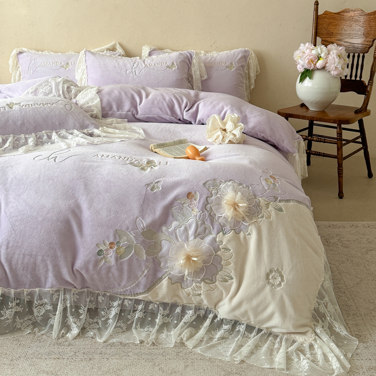 91家纺网 家纺一手货源 找家纺 可以家居 2025新款高克重全消光超细旦奶芙云绒四件套-玛利亚系列-莱卡芙 优雅紫