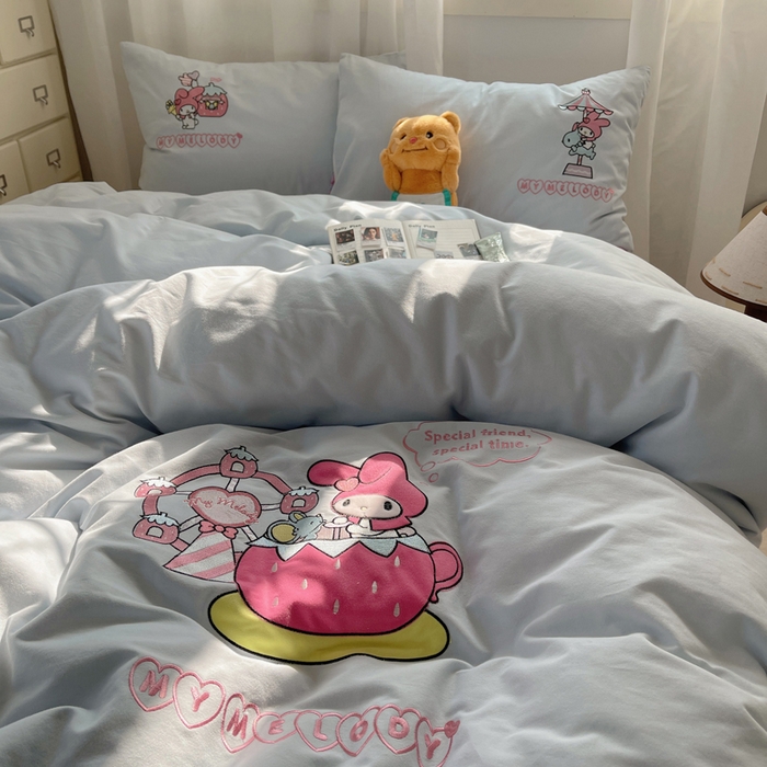 91家纺网 家纺一手货源 找家纺 小叮当家纺仓储工厂店 2025新款提供买家秀爆款花型不断货三丽鸥绣花全棉纯棉磨毛卡通四件套 美乐蒂乐园-兰