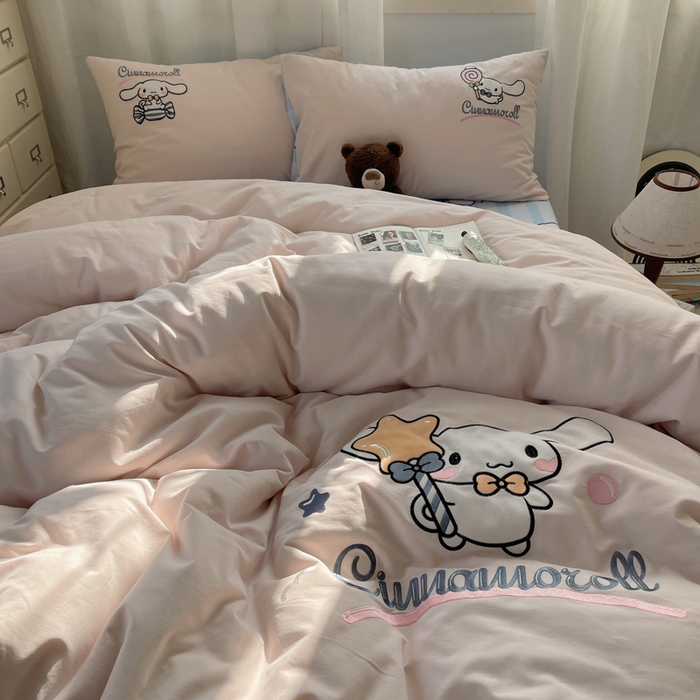 91家纺网 家纺一手货源 找家纺 小叮当家纺仓储工厂店 2025新款提供买家秀爆款花型不断货三丽鸥绣花全棉纯棉磨毛卡通四件套 星愿玉桂狗-粉