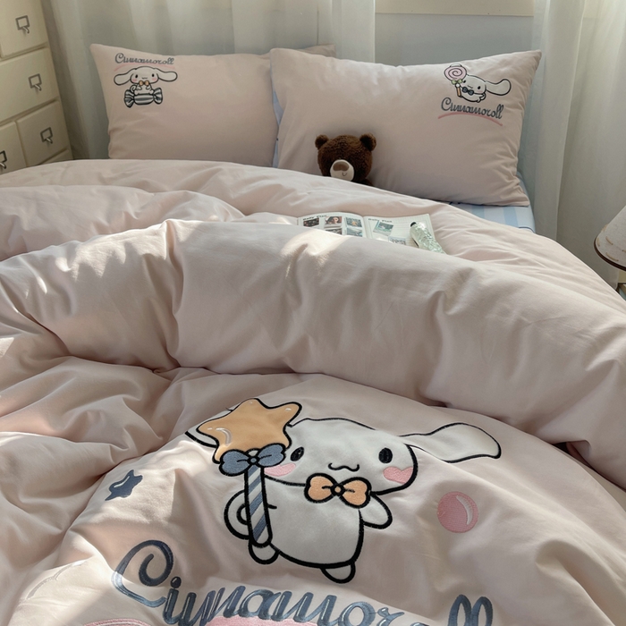 91家纺网 家纺一手货源 找家纺 小叮当家纺仓储工厂店 2025新款提供买家秀爆款花型不断货三丽鸥绣花全棉纯棉磨毛卡通四件套 星愿玉桂狗-粉