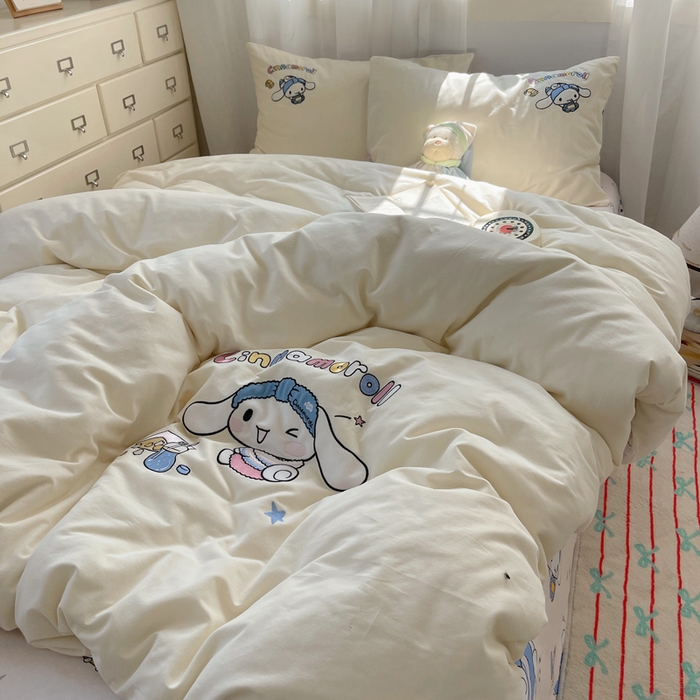 91家纺网 家纺一手货源 找家纺 小叮当家纺仓储工厂店 2025新款提供买家秀爆款花型不断货三丽鸥绣花全棉纯棉磨毛卡通四件套 撒娇玉桂狗-米