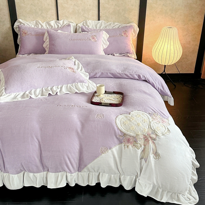 91家纺网 家纺一手货源 找家纺 七七家纺 2025新款刺绣款牛奶绒四件套-织梦系列 织梦-紫