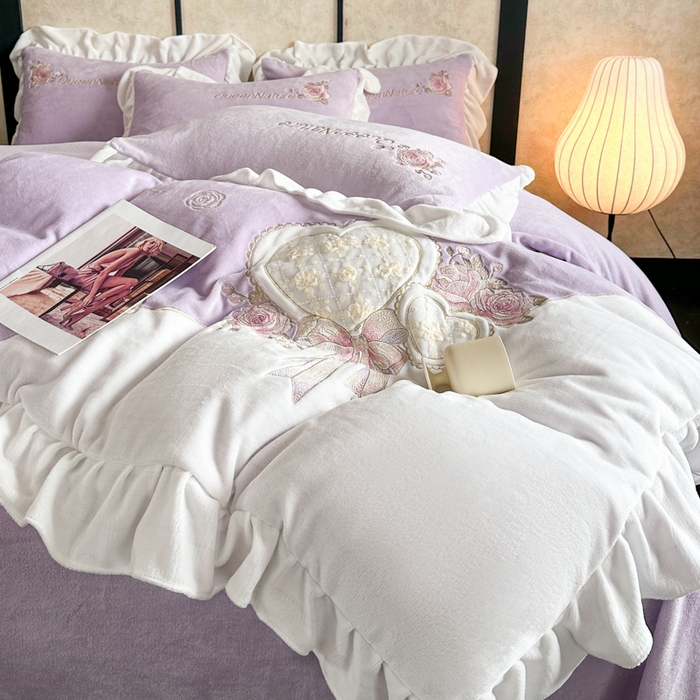 91家纺网 家纺一手货源 找家纺 七七家纺 2025新款刺绣款牛奶绒四件套-织梦系列 织梦-紫