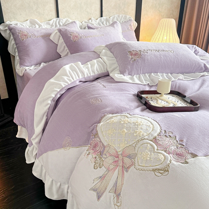 91家纺网 家纺一手货源 找家纺 七七家纺 2025新款刺绣款牛奶绒四件套-织梦系列 织梦-紫