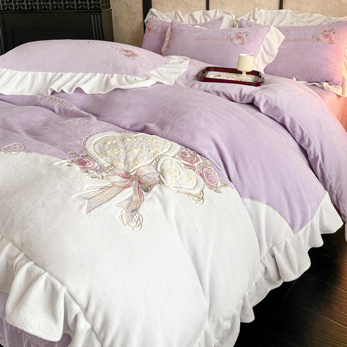 91家纺网 家纺一手货源 找家纺 七七家纺 2025新款刺绣款牛奶绒四件套-织梦系列 织梦-紫