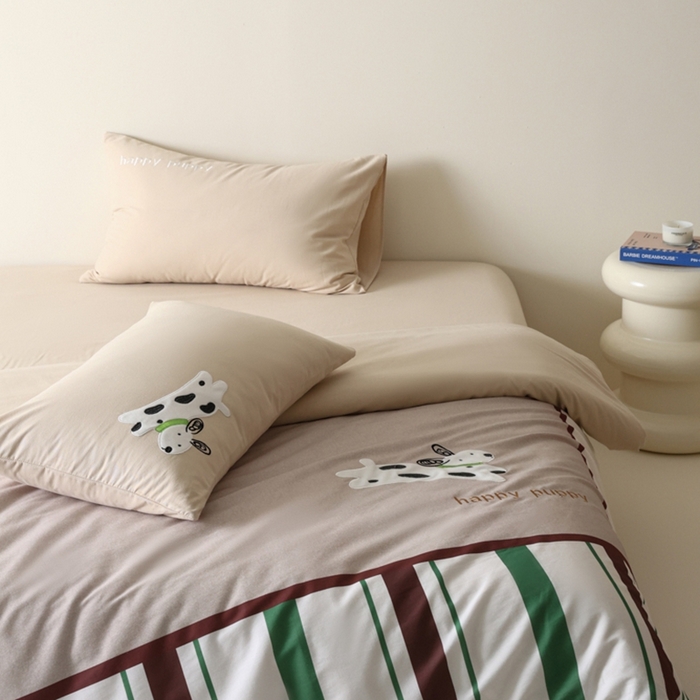 91家纺网 家纺一手货源 找家纺 小叮当家纺仓储工厂店 2025新款提供买家秀爆款花型不断货全棉纯棉磨毛四件套大版定位印加绣 狗狗骑士