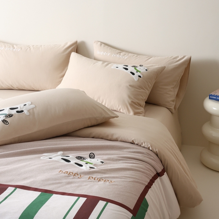 91家纺网 家纺一手货源 找家纺 小叮当家纺仓储工厂店 2025新款提供买家秀爆款花型不断货全棉纯棉磨毛四件套大版定位印加绣 狗狗骑士