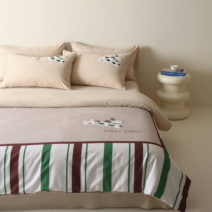 91家纺网 家纺一手货源 找家纺 小叮当家纺仓储工厂店 2025新款提供买家秀爆款花型不断货全棉纯棉磨毛四件套大版定位印加绣 狗狗骑士