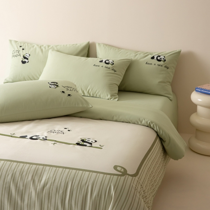 91家纺网 家纺一手货源 找家纺 小叮当家纺仓储工厂店 2025新款提供买家秀爆款花型不断货全棉纯棉磨毛四件套大版定位印加绣 熊猫抱竹