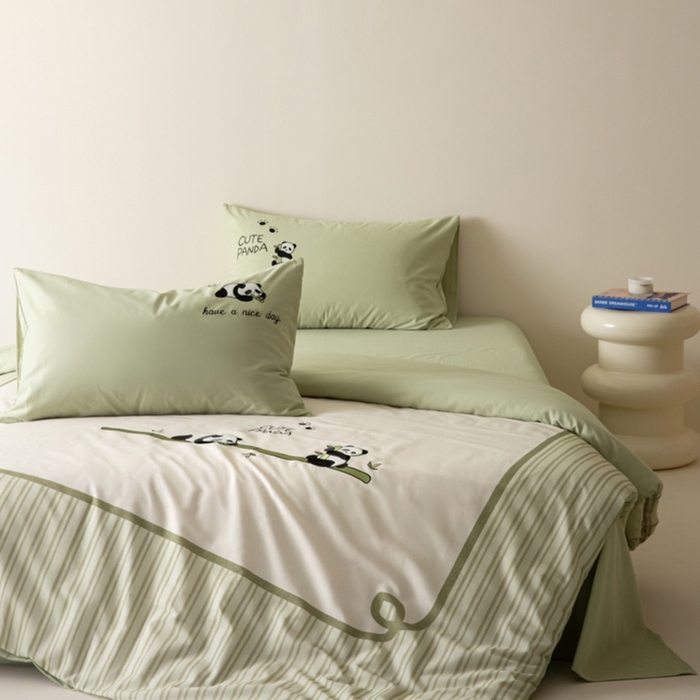 91家纺网 家纺一手货源 找家纺 小叮当家纺仓储工厂店 2025新款提供买家秀爆款花型不断货全棉纯棉磨毛四件套大版定位印加绣 熊猫抱竹