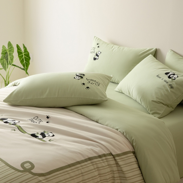 91家纺网 家纺一手货源 找家纺 小叮当家纺仓储工厂店 2025新款提供买家秀爆款花型不断货全棉纯棉磨毛四件套大版定位印加绣 熊猫抱竹