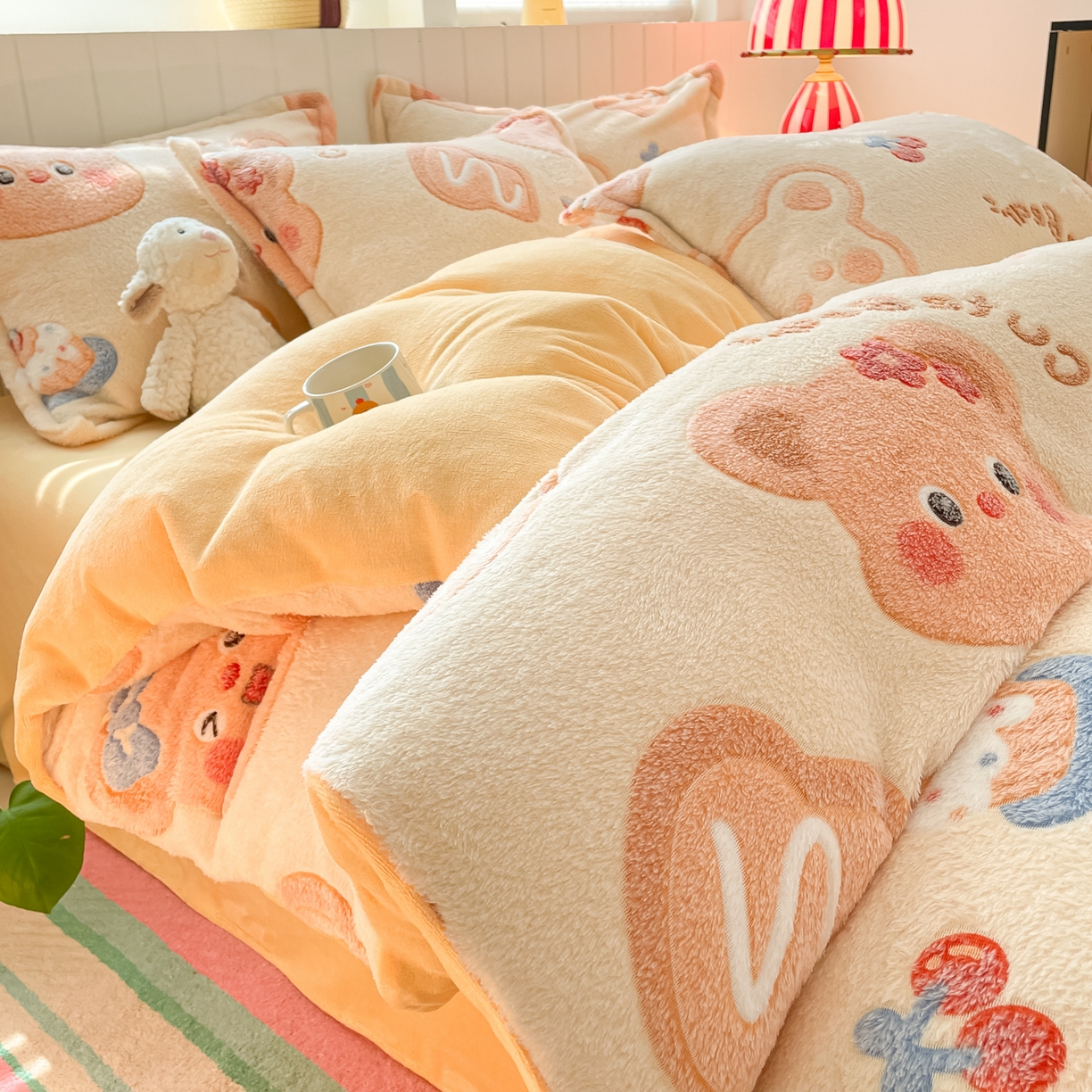 91家纺网 家纺一手货源 找家纺 沐慕 2025新款A类200g加厚雪花绒180g牛奶绒四件套 黄油小熊