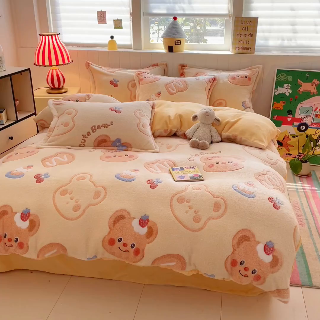 91家纺网 家纺一手货源 找家纺 沐慕 2025新款A类200g加厚雪花绒180g牛奶绒四件套 黄油小熊