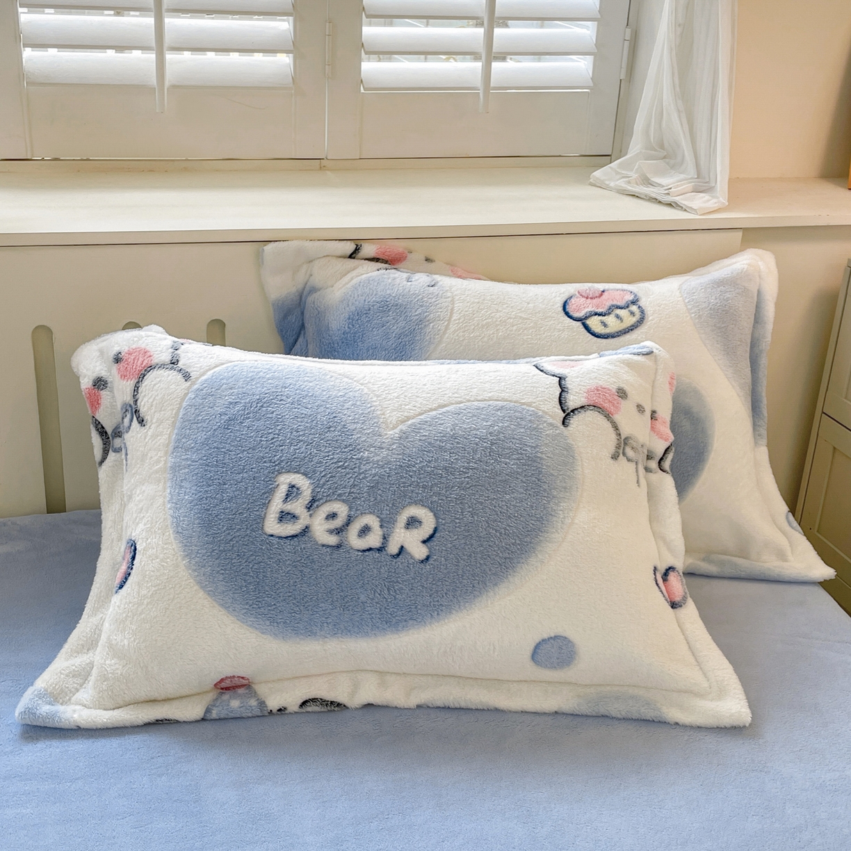 91家纺网 家纺一手货源 找家纺 沐慕 2025新款A类200g加厚雪花绒180g牛奶绒四件套 爱心小熊