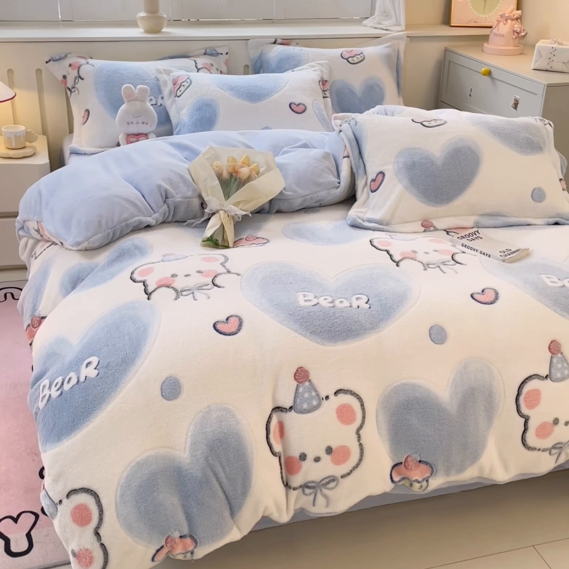 91家纺网 家纺一手货源 找家纺 沐慕 2025新款A类200g加厚雪花绒180g牛奶绒四件套 爱心小熊