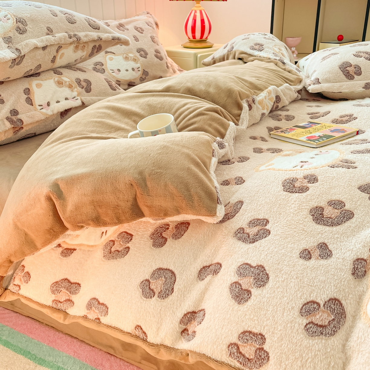 91家纺网 家纺一手货源 找家纺 沐慕 2025新款A类200g加厚雪花绒180g牛奶绒四件套 豹纹猫咪