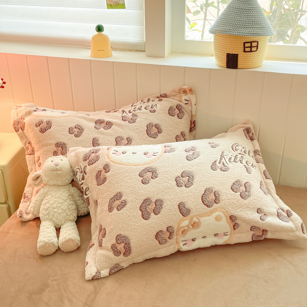 91家纺网 家纺一手货源 找家纺 沐慕 2025新款A类200g加厚雪花绒180g牛奶绒四件套 豹纹猫咪