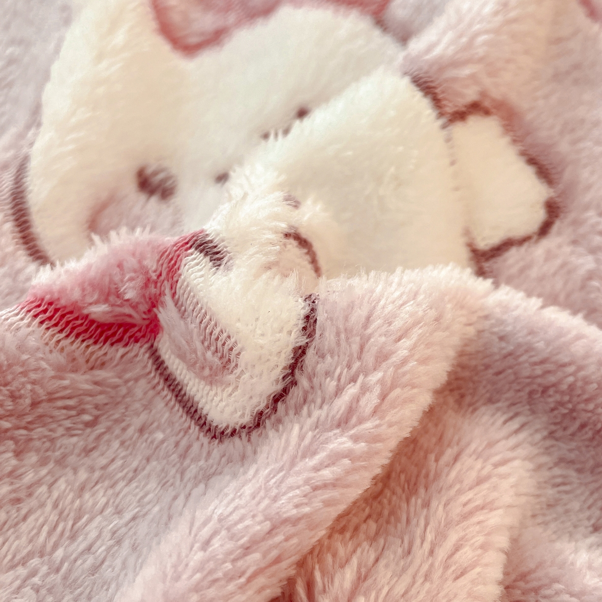 91家纺网 家纺一手货源 找家纺 沐慕 2025新款A类200g加厚雪花绒180g牛奶绒四件套 草莓兔