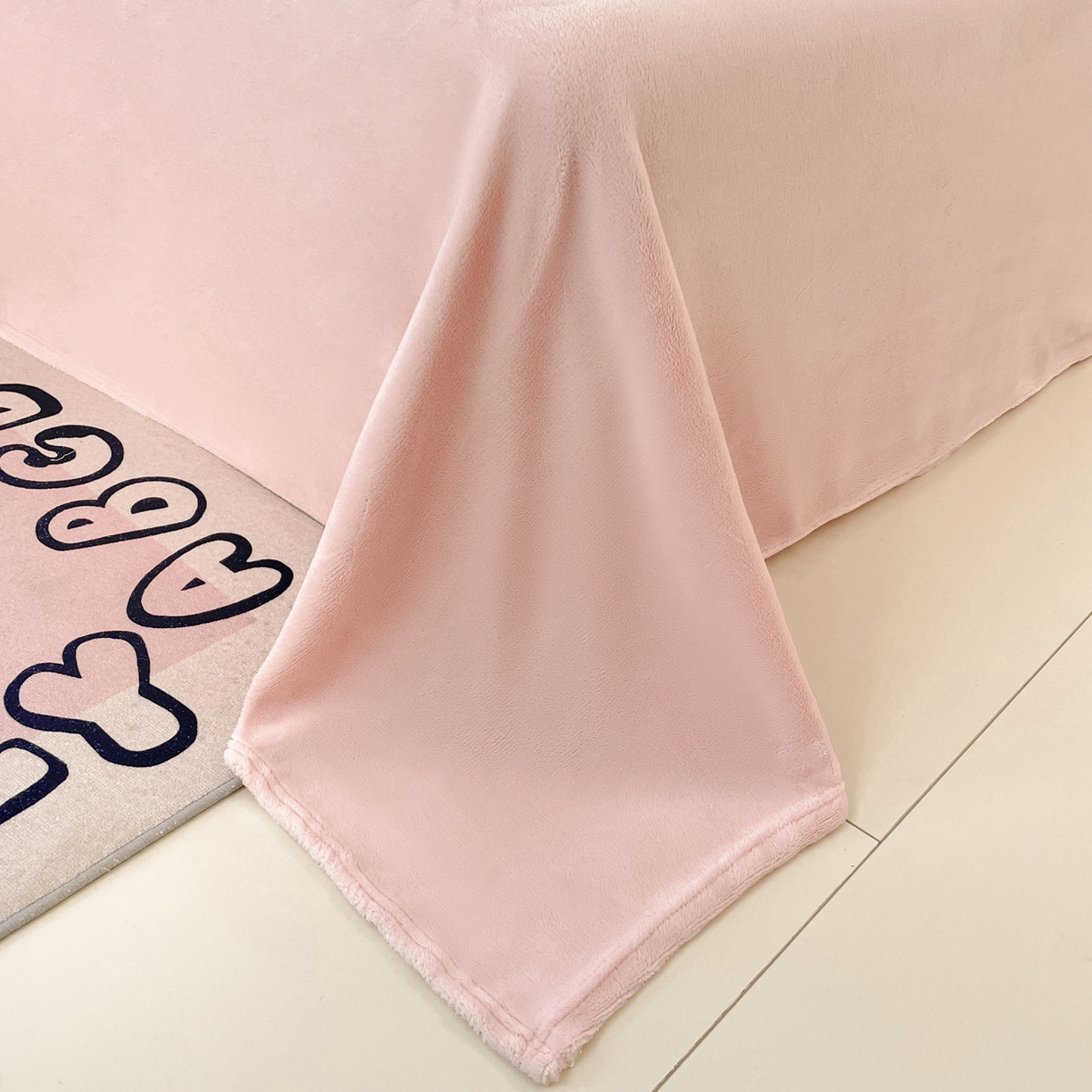 91家纺网 家纺一手货源 找家纺 沐慕 2025新款A类200g加厚雪花绒180g牛奶绒四件套 草莓兔