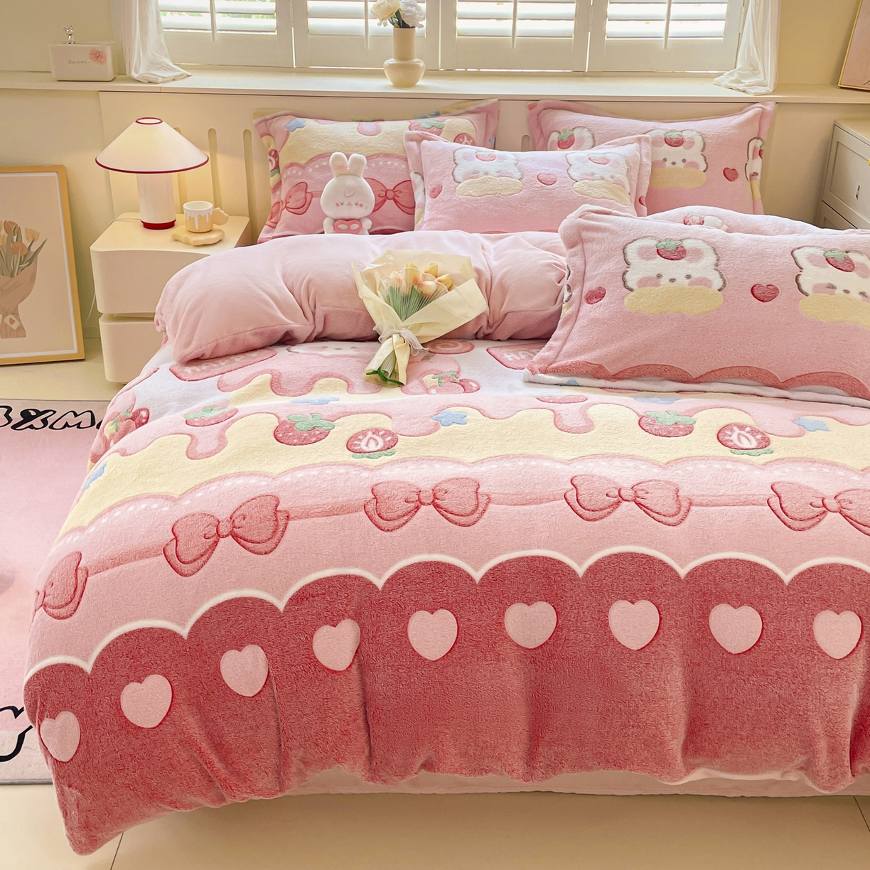 91家纺网 家纺一手货源 找家纺 沐慕 2025新款A类200g加厚雪花绒180g牛奶绒四件套 蛋糕兔