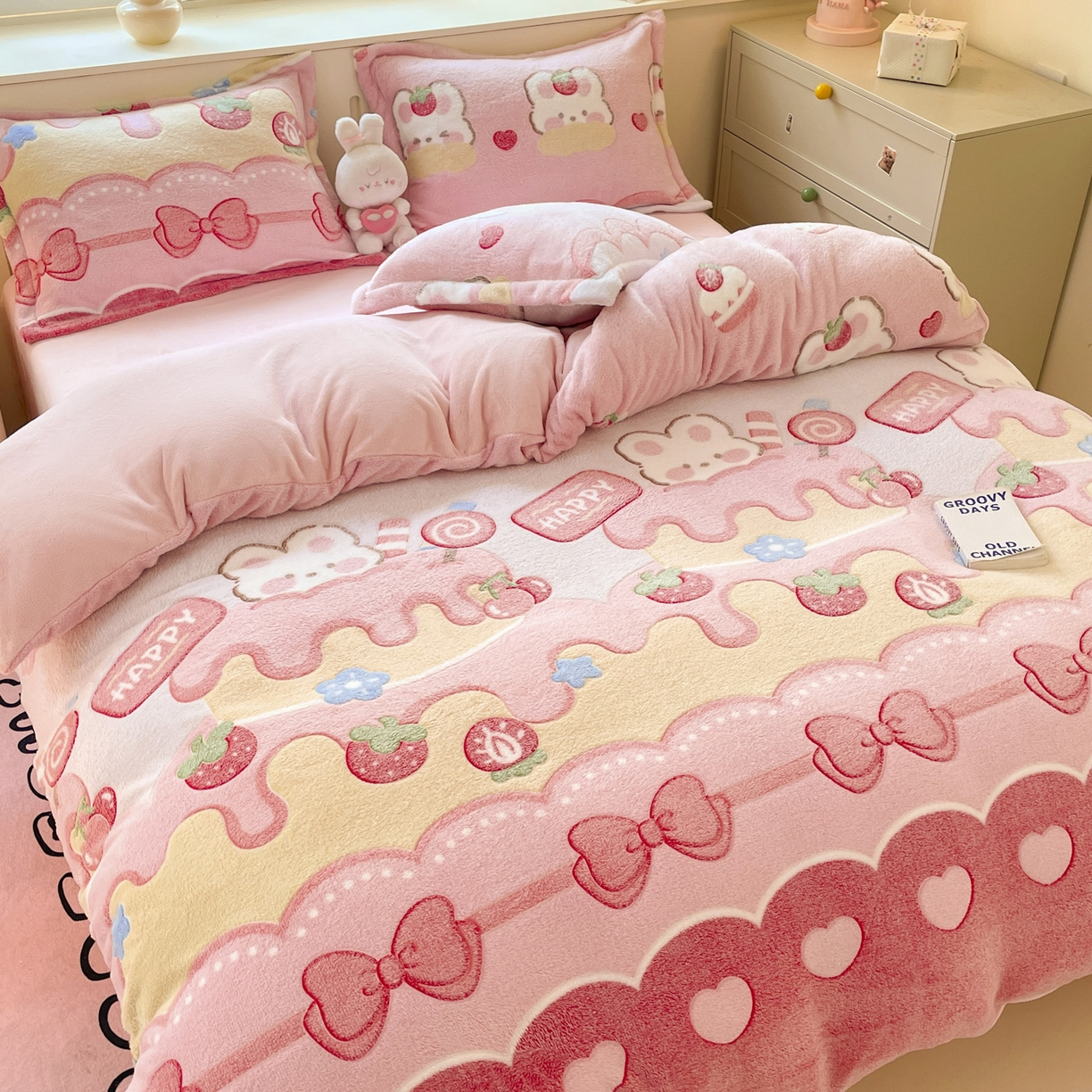 91家纺网 家纺一手货源 找家纺 沐慕 2025新款A类200g加厚雪花绒180g牛奶绒四件套 蛋糕兔