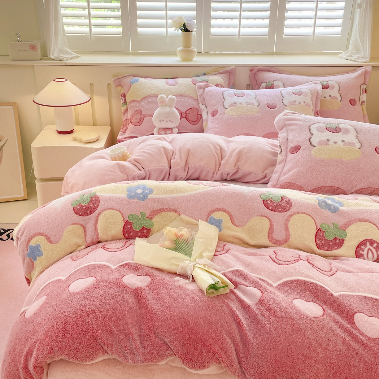 91家纺网 家纺一手货源 找家纺 沐慕 2025新款A类200g加厚雪花绒180g牛奶绒四件套 蛋糕兔