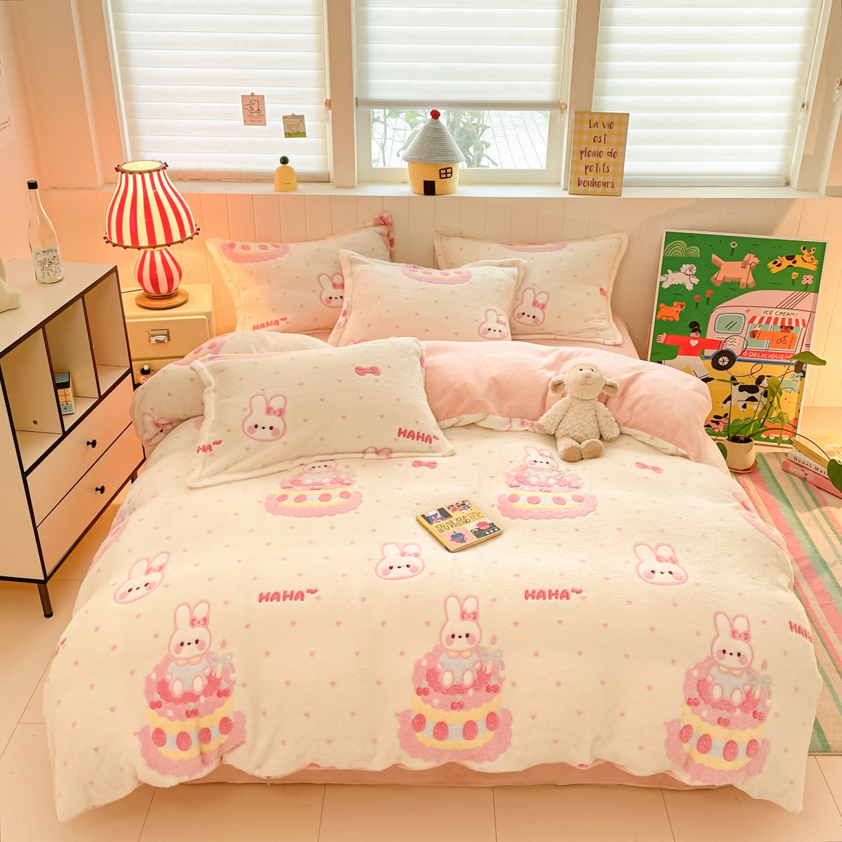 91家纺网 家纺一手货源 找家纺 沐慕 2025新款A类200g加厚雪花绒180g牛奶绒四件套 蛋糕小兔