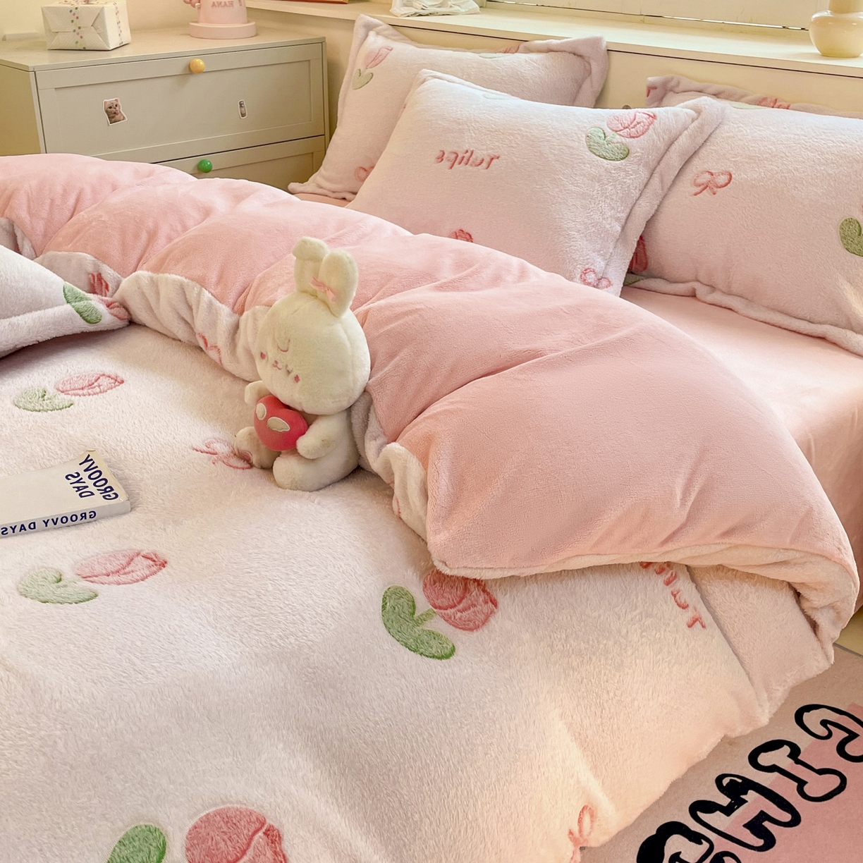 91家纺网 家纺一手货源 找家纺 沐慕 2025新款A类200g加厚雪花绒180g牛奶绒四件套 粉嫩郁金香