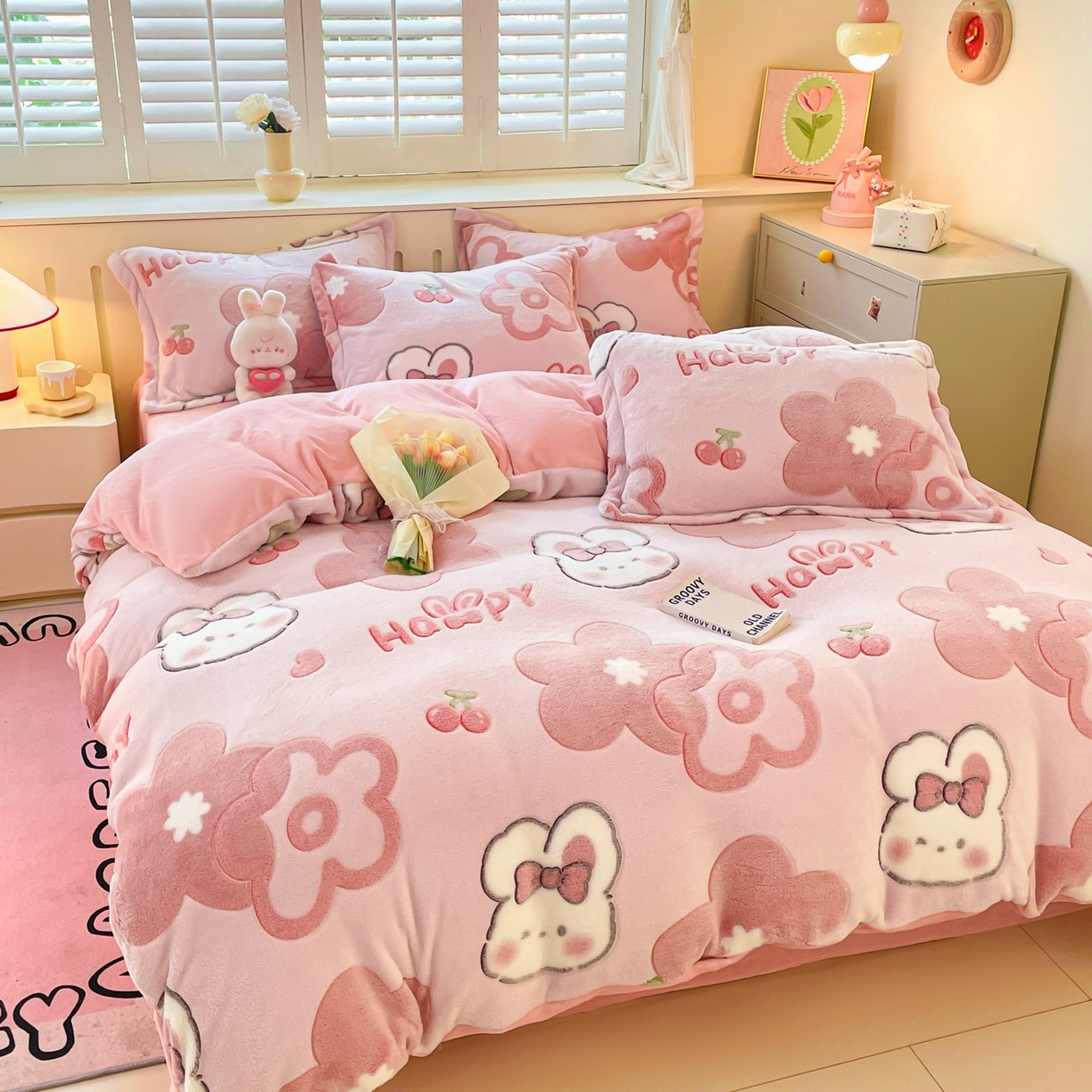 91家纺网 家纺一手货源 找家纺 沐慕 2025新款A类200g加厚雪花绒180g牛奶绒四件套 花花粉兔