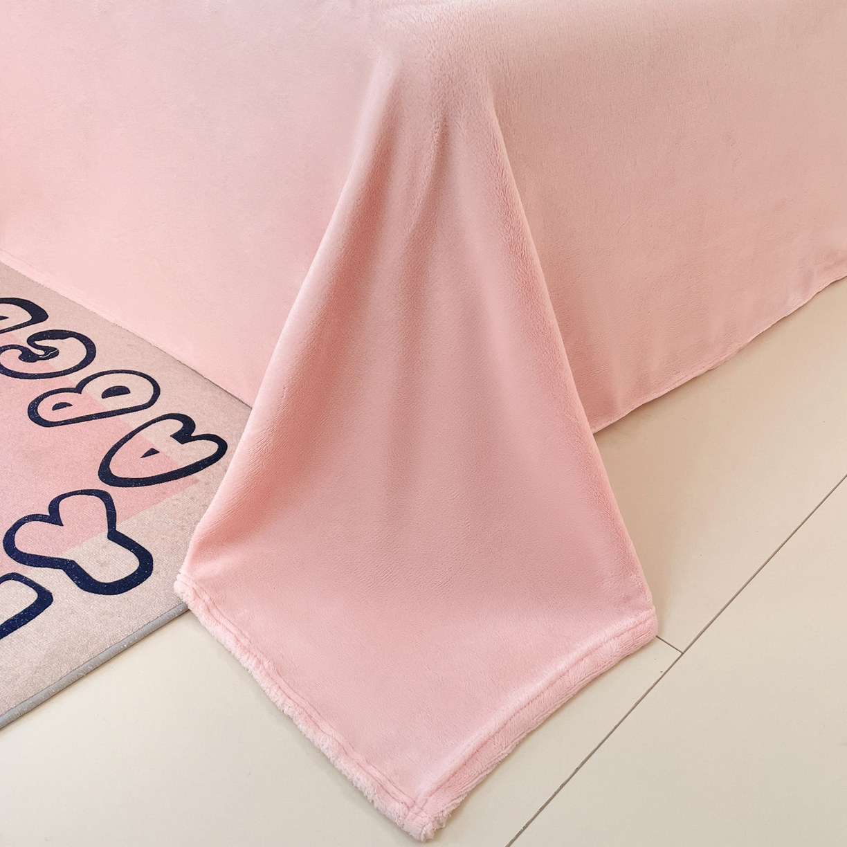 91家纺网 家纺一手货源 找家纺 沐慕 2025新款A类200g加厚雪花绒180g牛奶绒四件套 花花粉兔