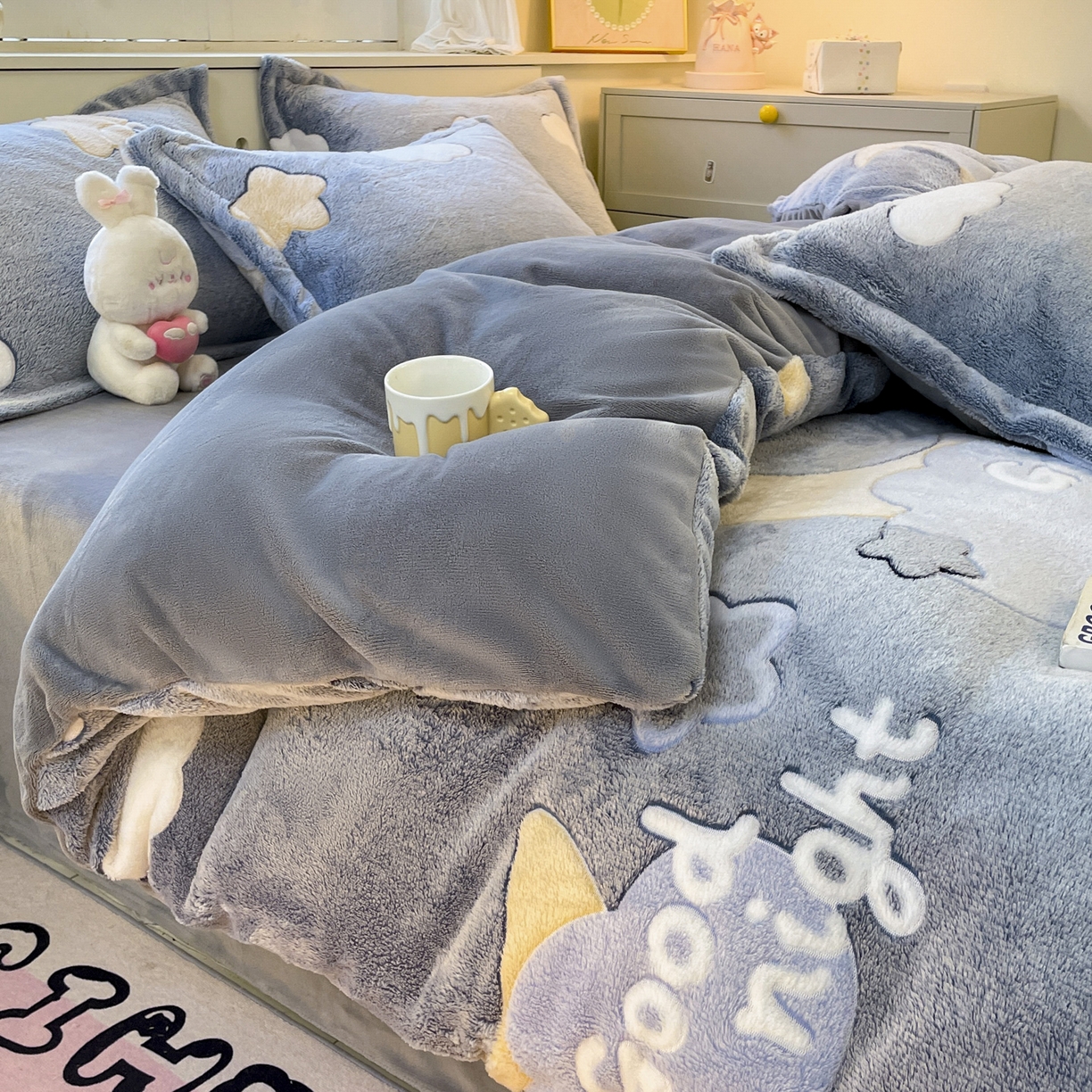 91家纺网 家纺一手货源 找家纺 沐慕 2025新款A类200g加厚雪花绒180g牛奶绒四件套 星星月亮