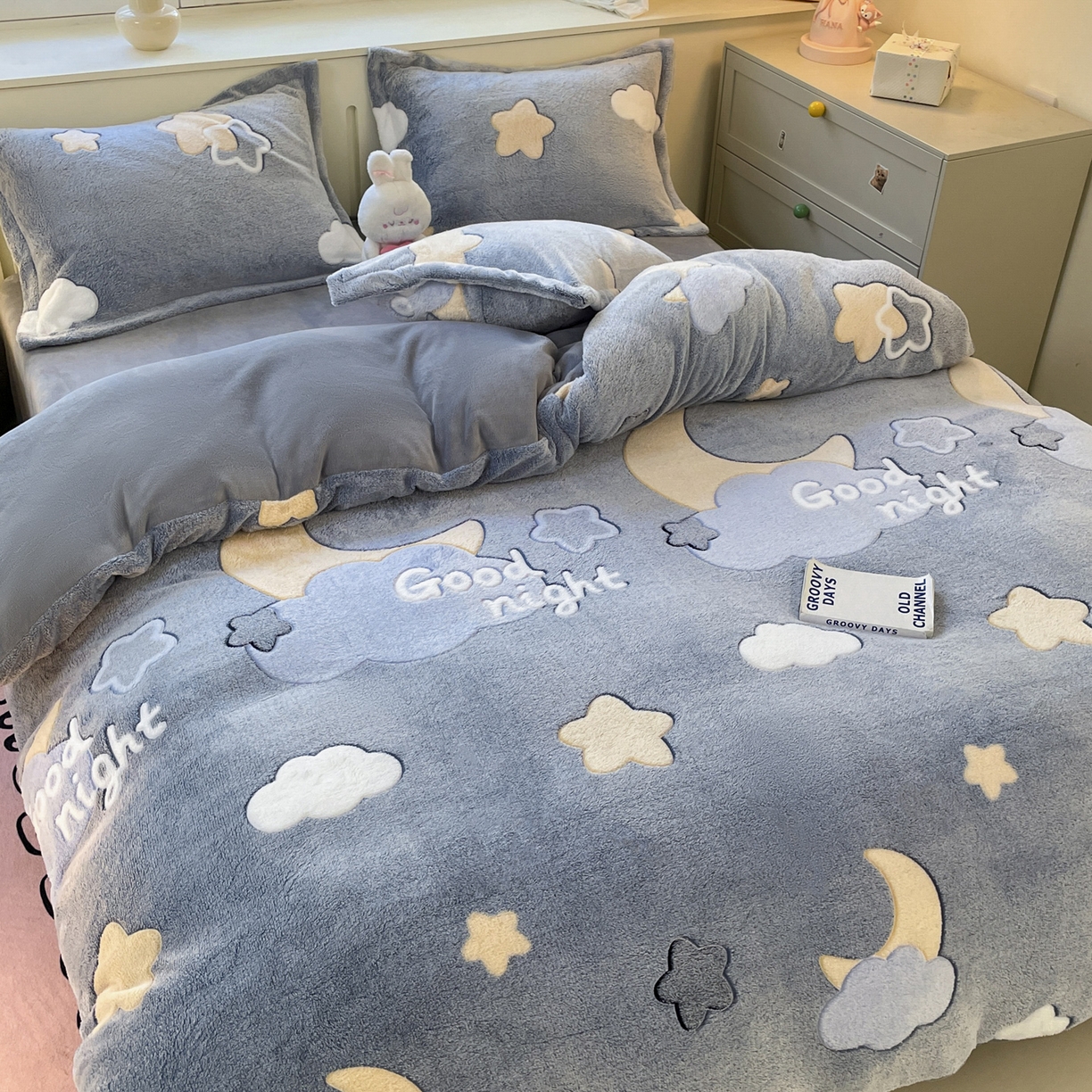 91家纺网 家纺一手货源 找家纺 沐慕 2025新款A类200g加厚雪花绒180g牛奶绒四件套 星星月亮