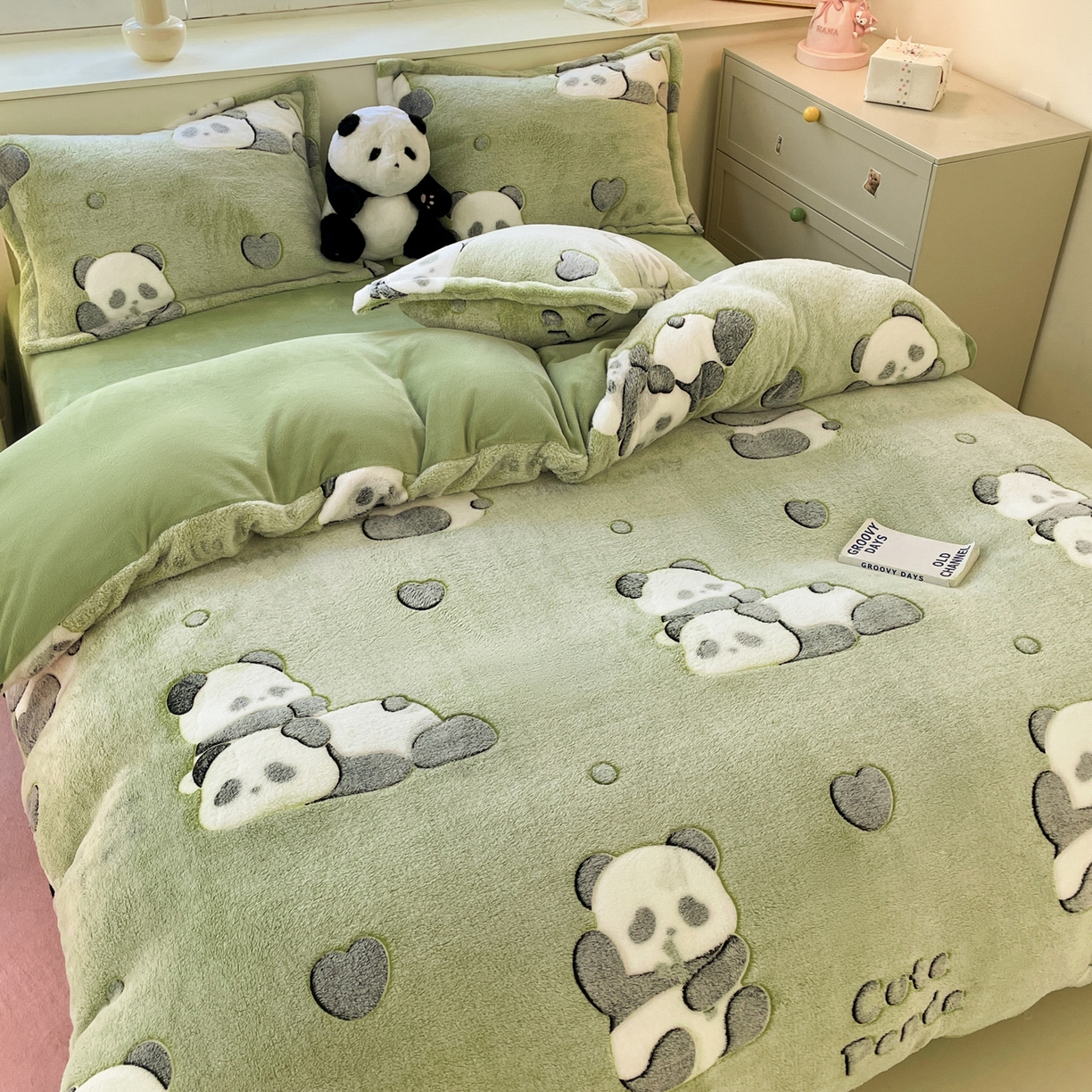 91家纺网 家纺一手货源 找家纺 沐慕 2025新款A类200g加厚雪花绒180g牛奶绒四件套 熊猫伙伴