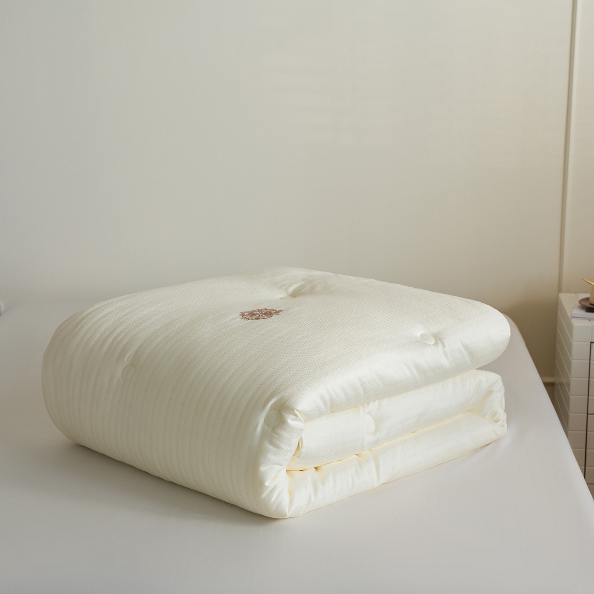 91家纺网 家纺一手货源 找家纺 （总）桂雅居 2025新款英伦风尚有机鲜豆蛋白被被子被芯