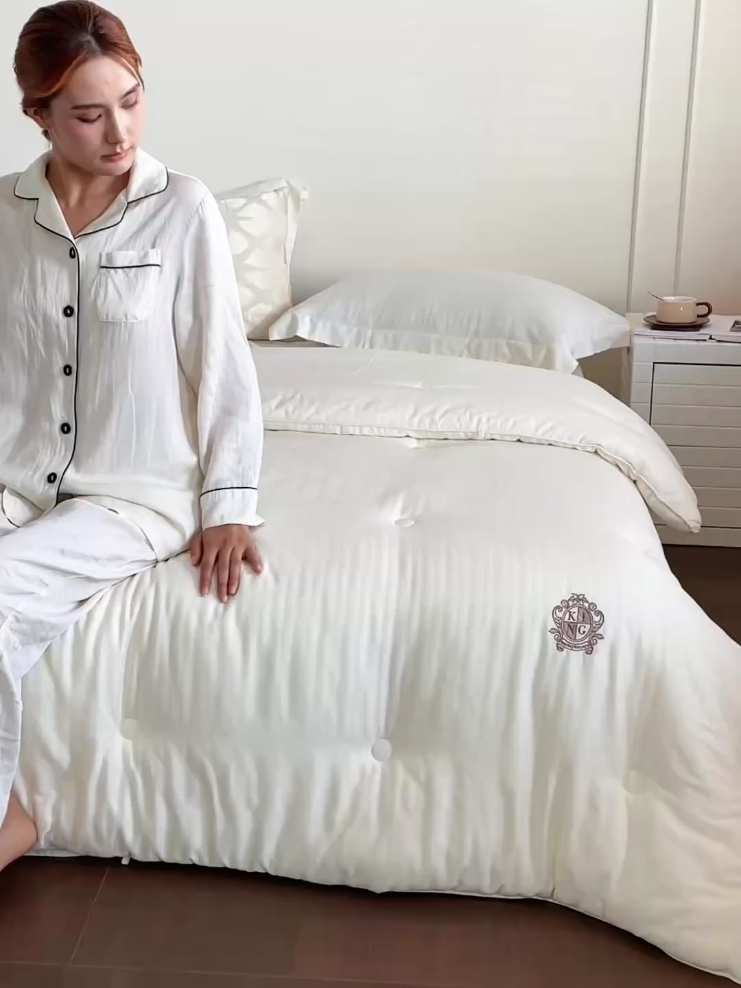 91家纺网 家纺一手货源 找家纺 桂雅居 2025新款英伦风尚有机鲜豆蛋白被被子被芯 本白