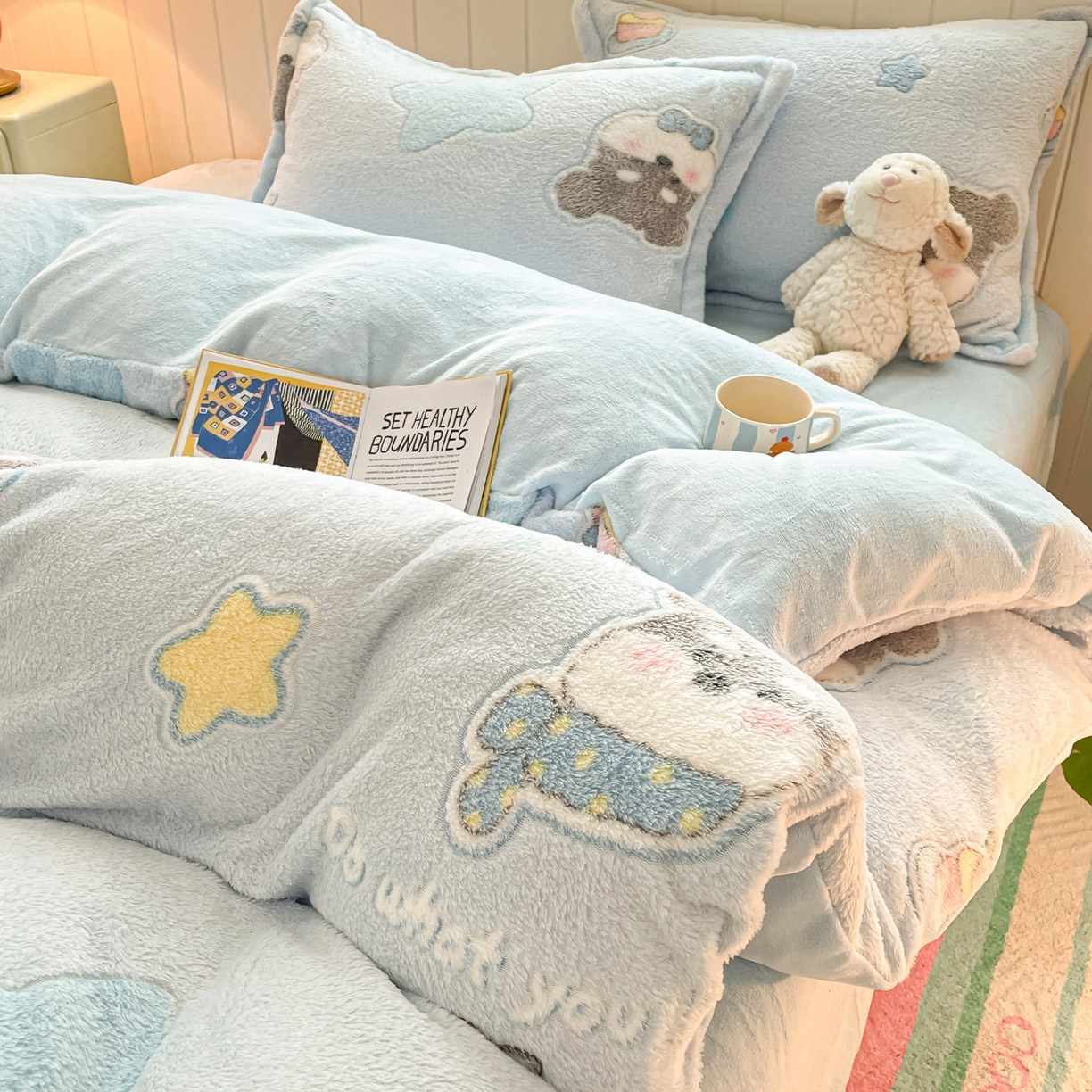 91家纺网 家纺一手货源 找家纺 沐慕 2025新款A类200g加厚雪花绒180g牛奶绒四件套 雪纳瑞