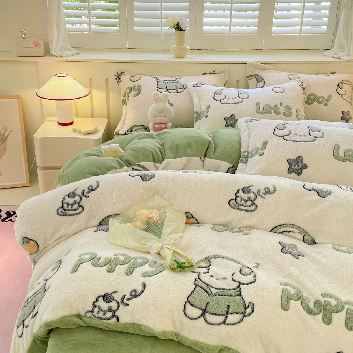 91家纺网 家纺一手货源 找家纺 沐慕 2025新款A类200g加厚雪花绒180g牛奶绒四件套 字母萌宠