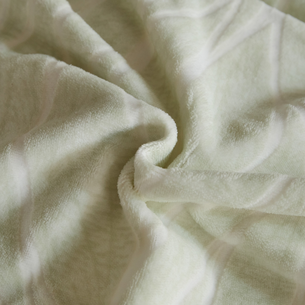 91家纺网 家纺一手货源 找家纺 吾诺家居 吾诺 纽扣式雕花牛奶绒四件套-曲线系列 烂花四件套纽扣款 曲线灰