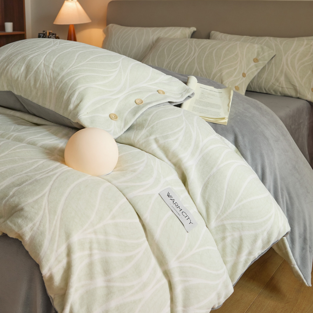 91家纺网 家纺一手货源 找家纺 吾诺家居 吾诺 纽扣式雕花牛奶绒四件套-曲线系列 烂花四件套纽扣款 曲线灰